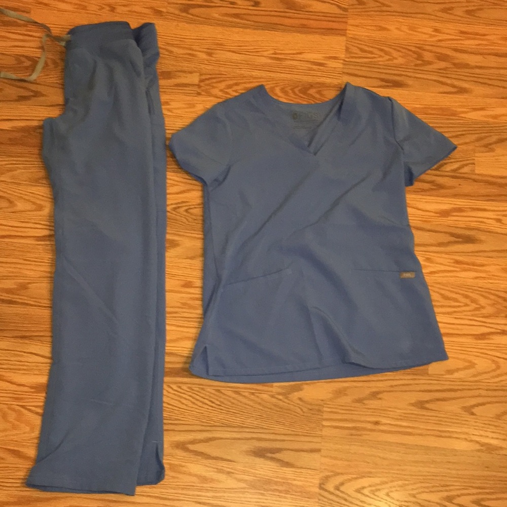 FIGS SCRUBS TOP AND BOTTOM